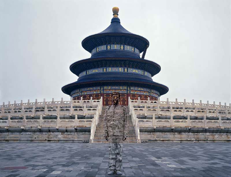 Liu_Bolin_HITC_No.92_Temple_of_Heaven_photograph_118x150cm_2010_xl